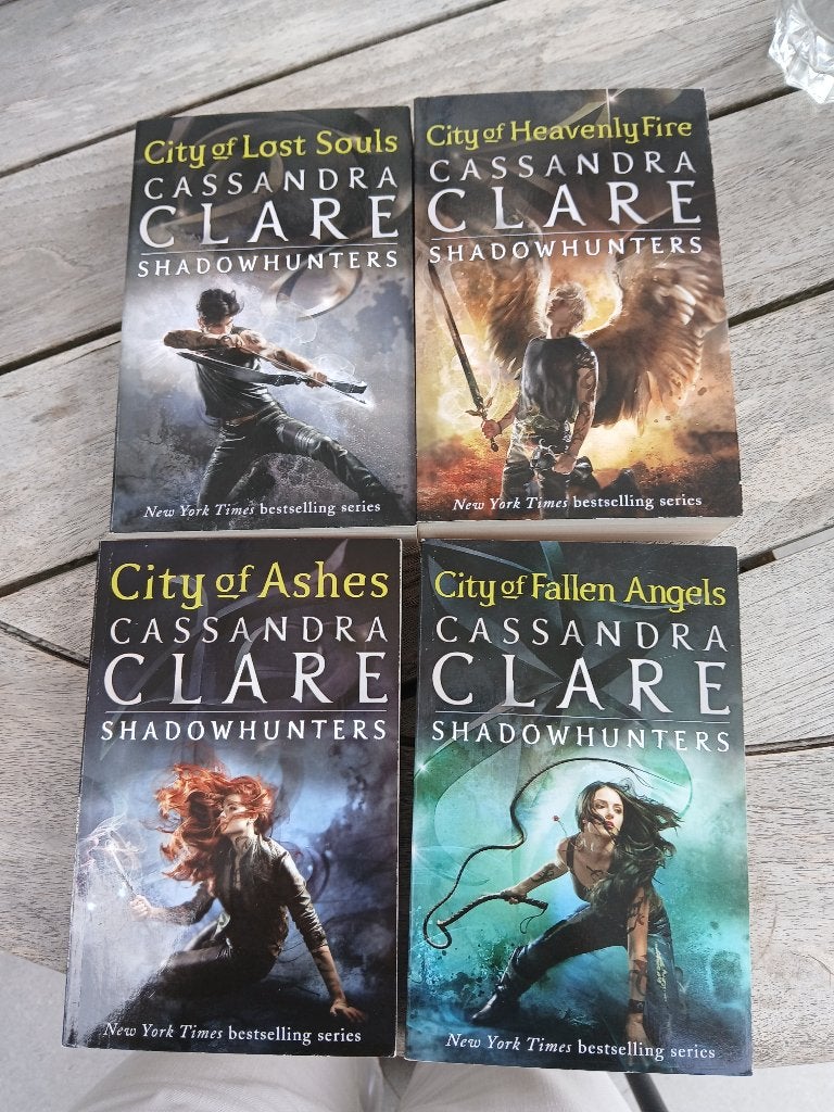 Shadowhunters Cassandra Clare, Boeken, Ophalen of Verzenden, Gelezen