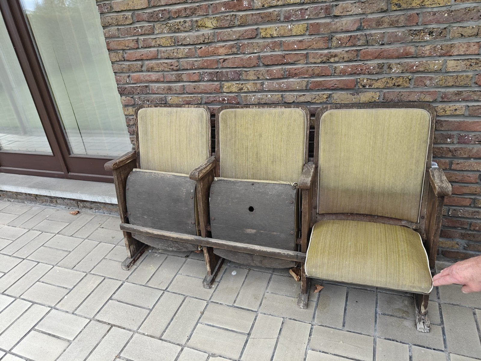 theater stoelen, Ophalen