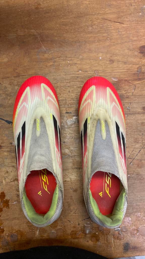 Voetbalschoenen F50 rood,groen,wit.  Maat:39,5, Ophalen, Gebruikt, Schoenen