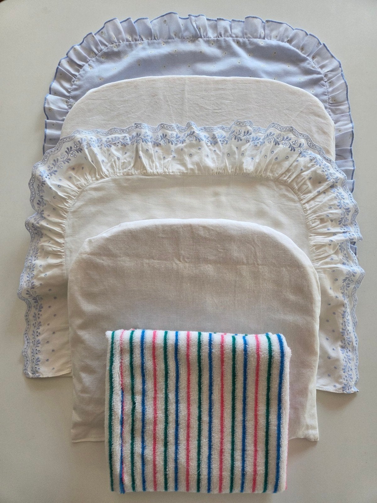2 oreillers+taies d'oreiller+housse de matelas à langer, Enlèvement ou Envoi, Comme neuf