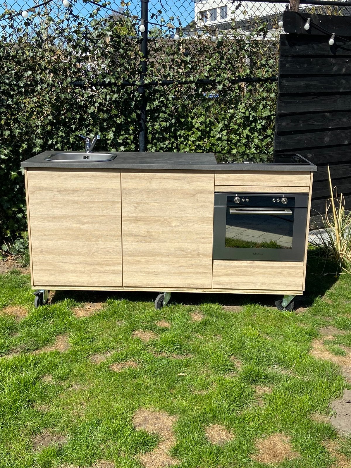 Te huur mobiele nood keuken, Ophalen of Verzenden, Zo goed als nieuw