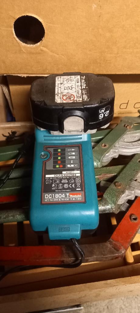 Chargeur Makita 18v + 1 batterie, Enlèvement