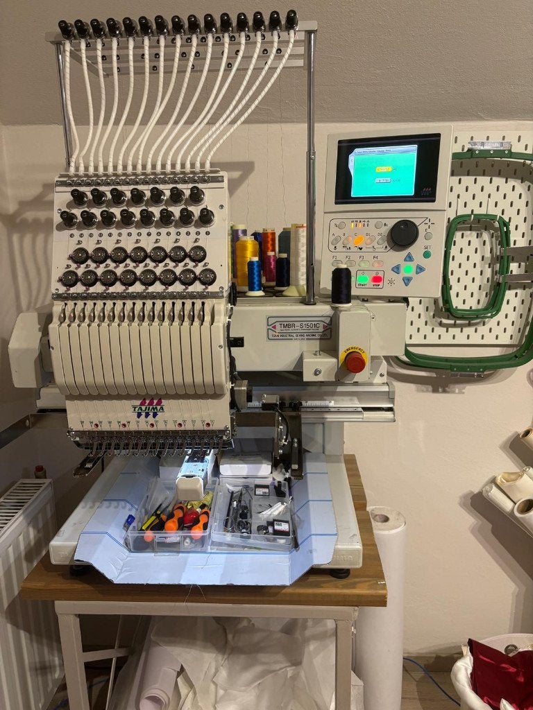 Tajima TMBR-S1501C 2018 Borduur Machine Embroidery TMBR 1501, Hobby en Vrije tijd, Borduren en Borduurmachines, Ophalen, Zo goed als nieuw