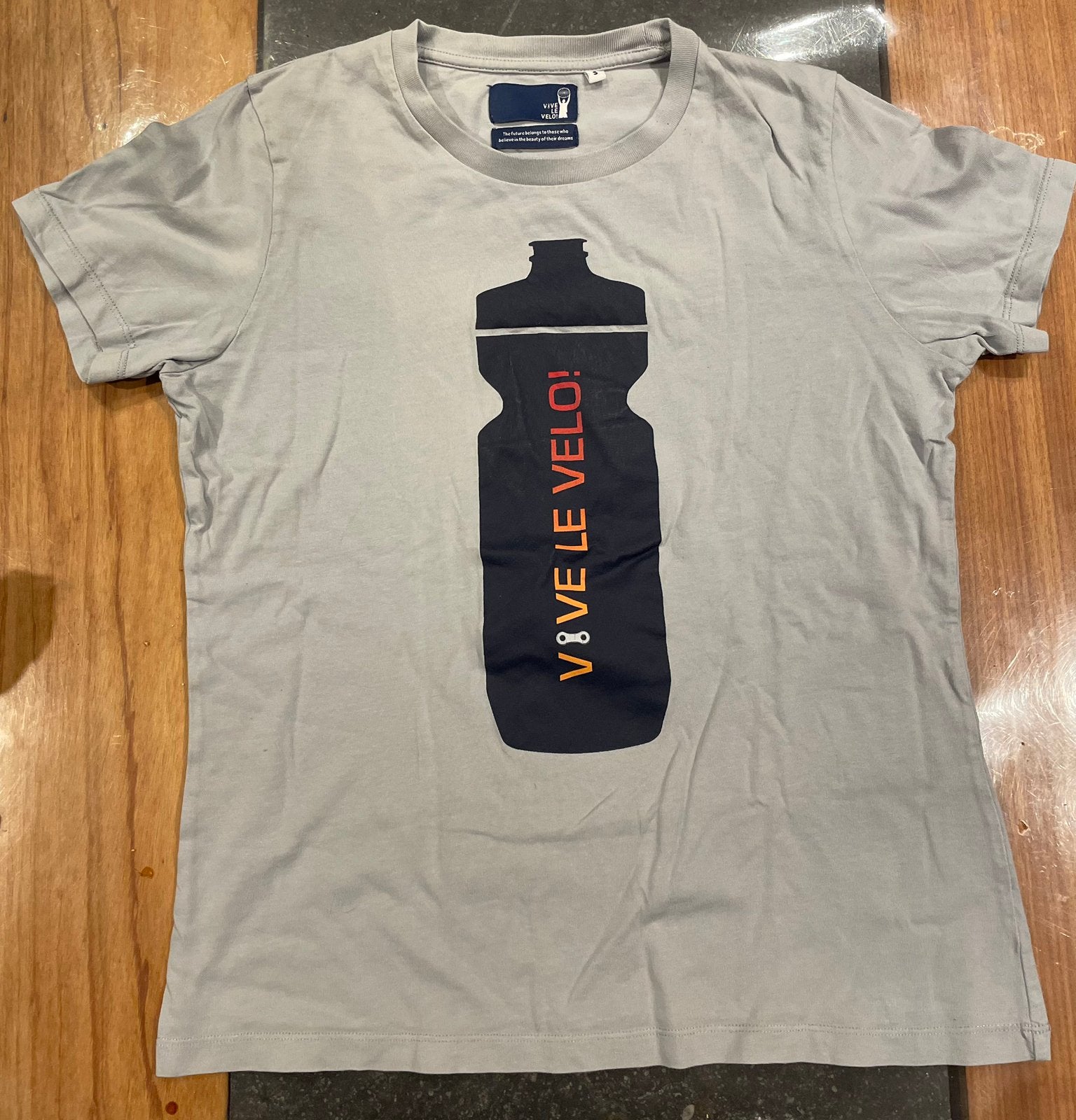 Vive le Velo t- shirt small - uitstekende staat, Ophalen of Verzenden, Zo goed als nieuw, Maat 46 (S) of kleiner, Beige