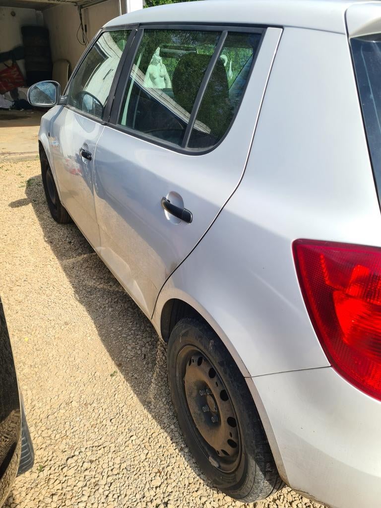 Av skoda, Autos, 90 kW, Boîte manuelle, Noir, 5 portes