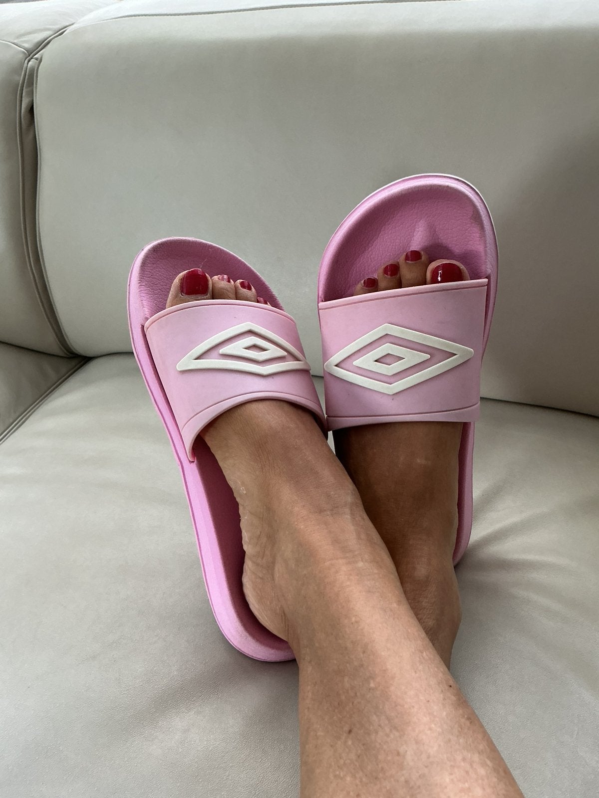 Umbro slippers maat 39, Kleding | Dames, Schoenen, Slippers, Ophalen of Verzenden, Roze, Gedragen