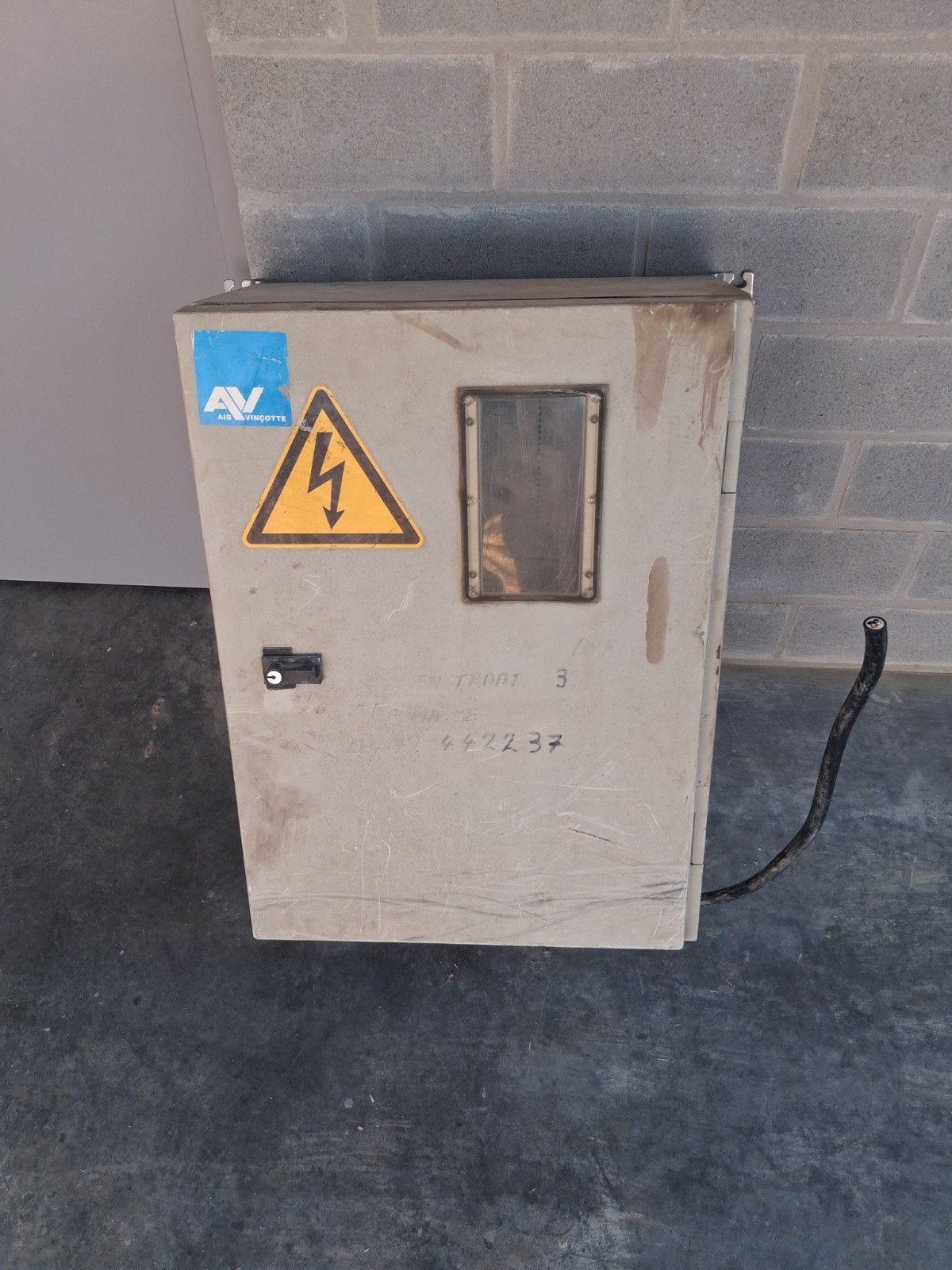 Werfkast vorig jaar gekeurd 63 A 220 en 380 volt, Ophalen