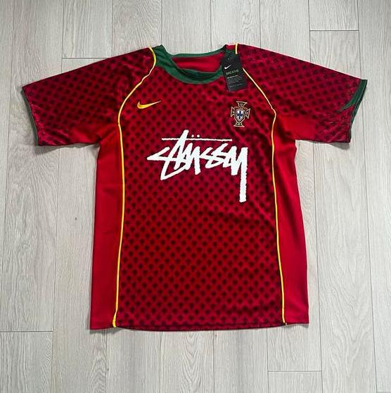Nike x Stüssy Portugal shirt, Maat 52/54 (L), Verzenden, Nieuw, Voetbal