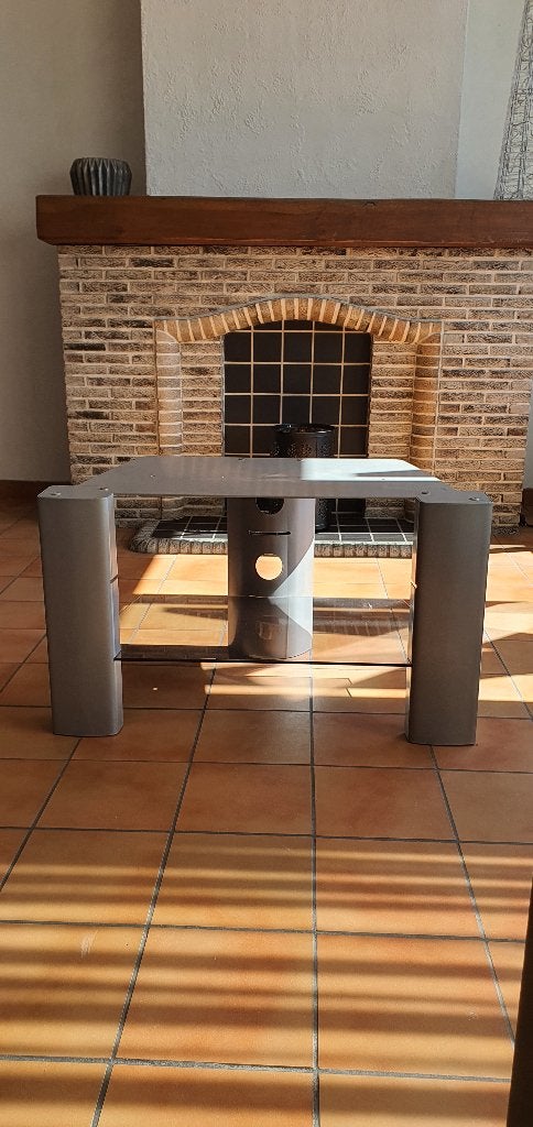 Metalen TV tafeltje met glazen legbord, Ophalen, Minder dan 50 cm, Modern, functioneel, Zo goed als nieuw