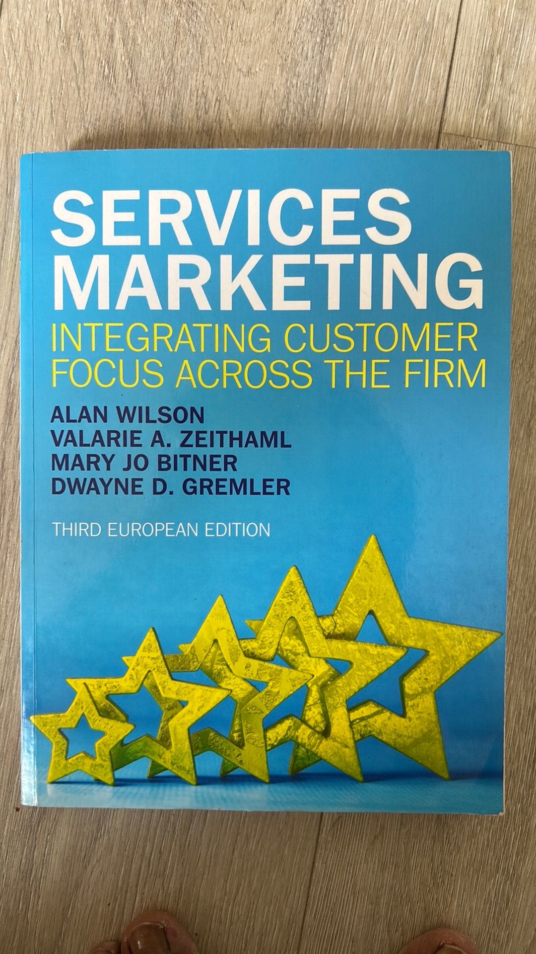 Troisième édition européenne du marketing des services, Livres, Livres scolaires, Comme neuf, Économie d'entreprise, Autres niveaux