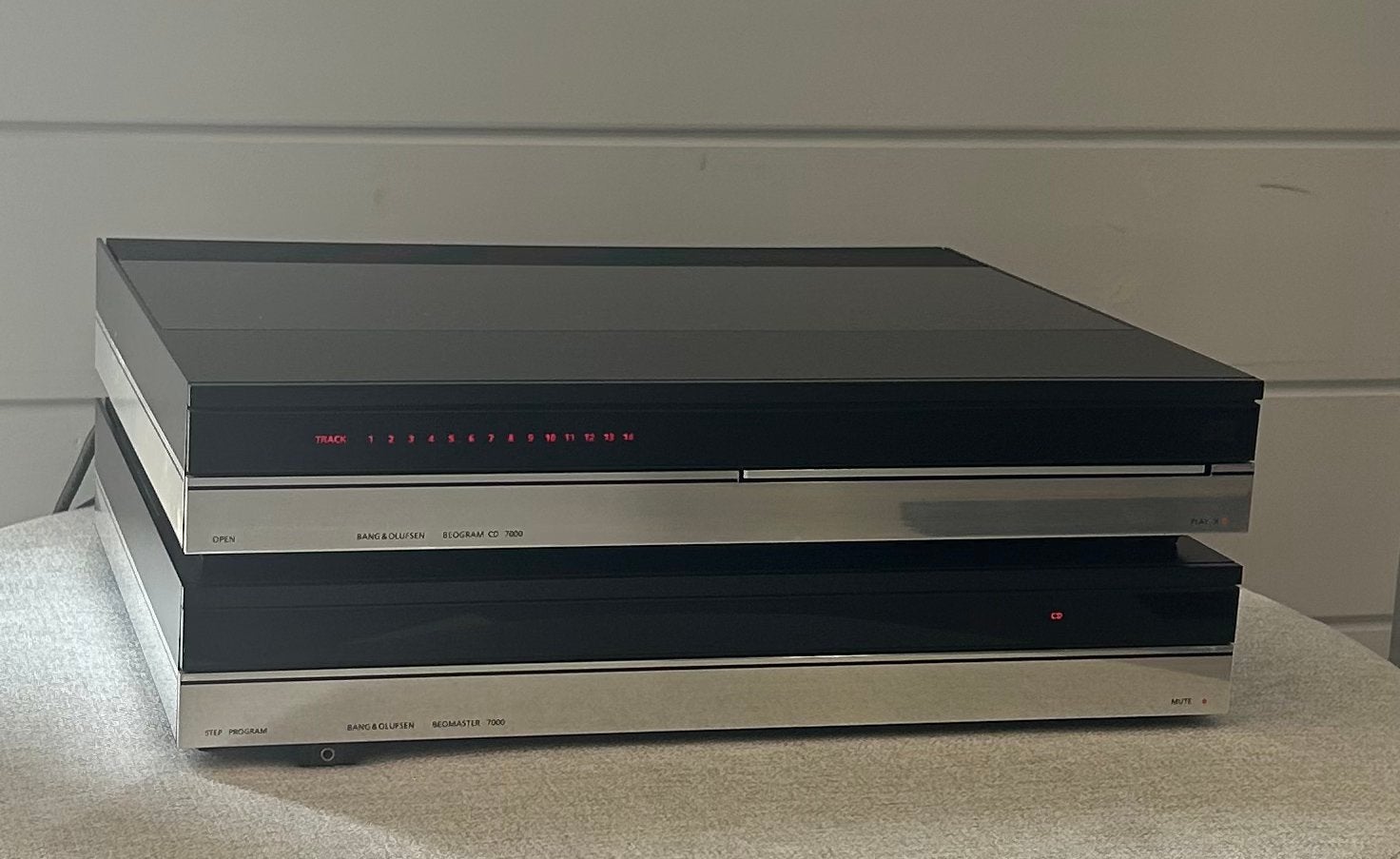 Bang & Olufsen Beosystem 7000 (receiver + cd), Gebruikt, Bang & Olufsen, Cd-speler, Losse componenten