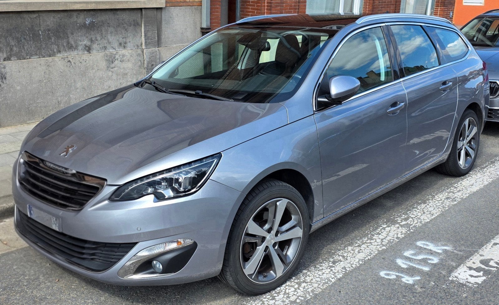 Peugeot 308 SW 1.6 BlueHDi 115 - Toit Pano & CT OK, Autos, Argent ou Gris, Achat, Boîte manuelle, Entretenue par le concessionnaire