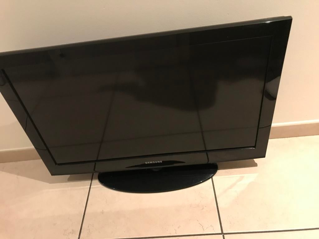 Samsung LCD TV, Audio, Tv en Foto, Televisies, Ophalen, Zo goed als nieuw, Samsung, 60 tot 80 cm