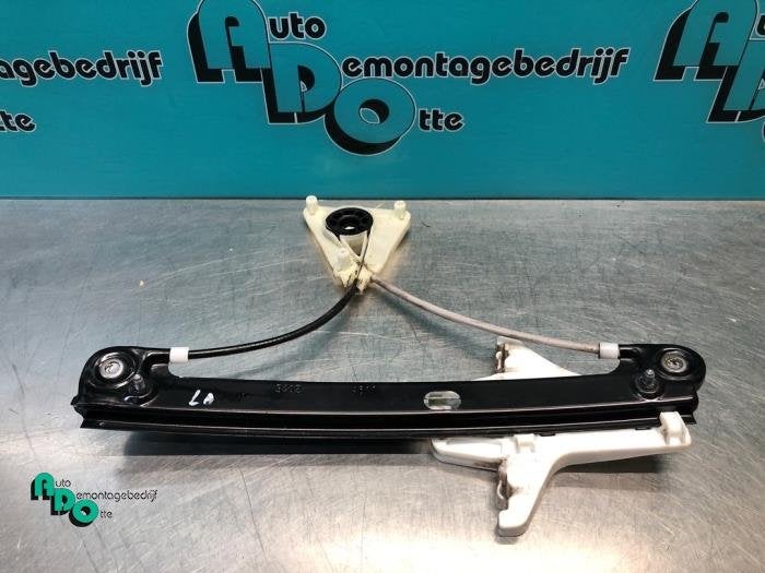 Mécanique vitre 4portes arrière gauche d'un Volkswagen Pol, Volkswagen, -, 3 mois de garantie, Utilisé