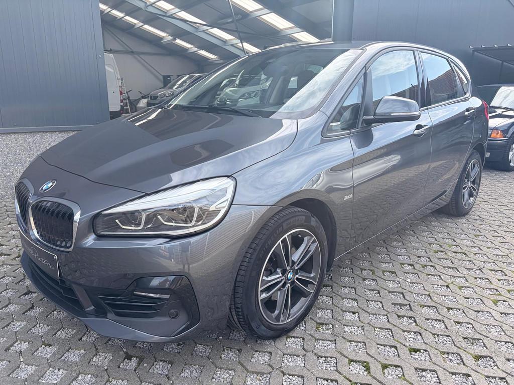 BMW 218 i Active Tourer - Automaat - Slechts 67000 km, Gebruikt, Navigatiesysteem, 5 zetels, 3 cilinders