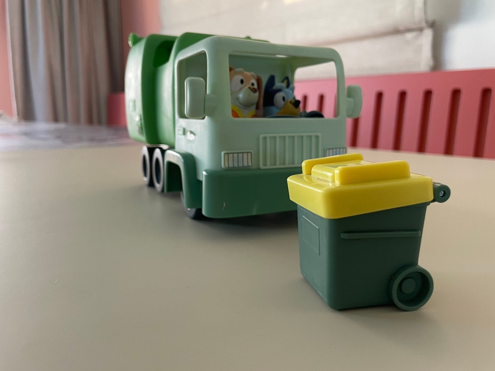 Vuilniswagen bluey, Ophalen, Gebruikt
