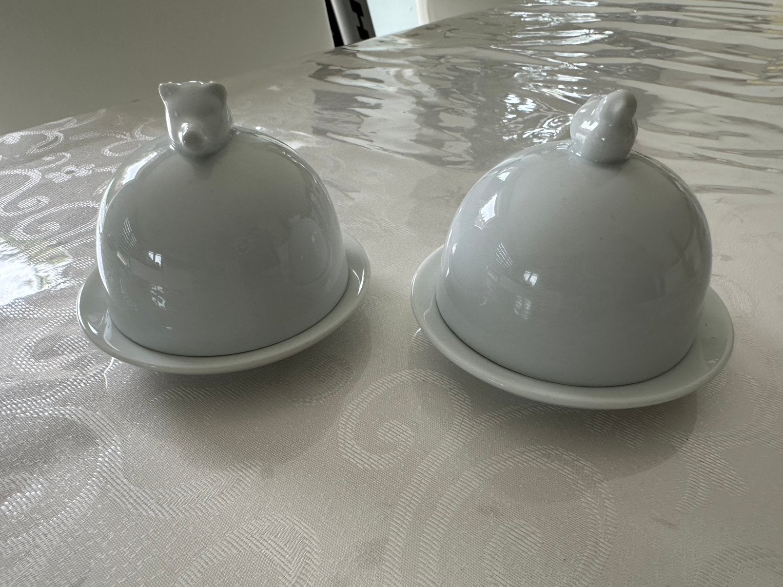2 petits beurriers en porcelaine - Excellent état, Ophalen, Zo goed als nieuw