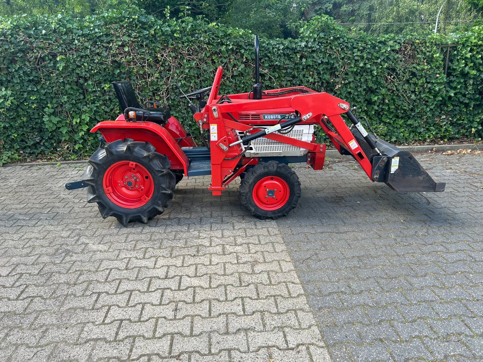 Kubota B1400D minitractor met voorlader, Zakelijke goederen, Landbouw | Tractoren, Ophalen