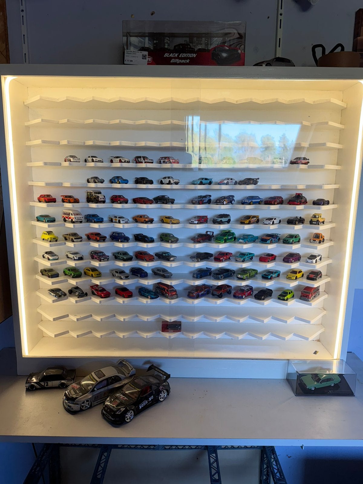 Zelf gemaakte hotwheels kast met verlichting, Hobby & Loisirs créatifs, Enlèvement, Comme neuf