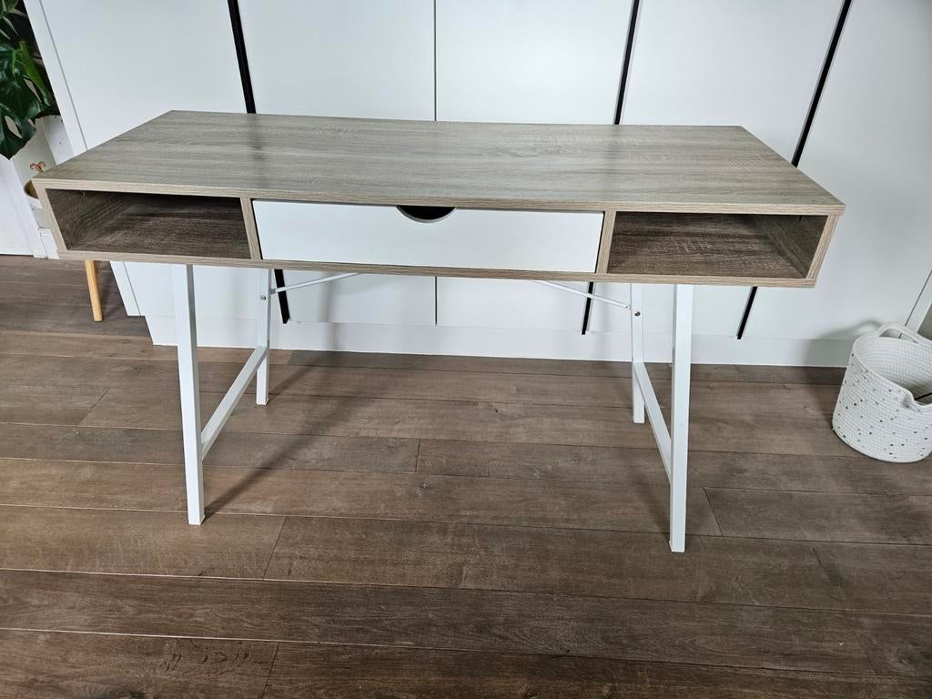 Bureau/sidetable, Enlèvement