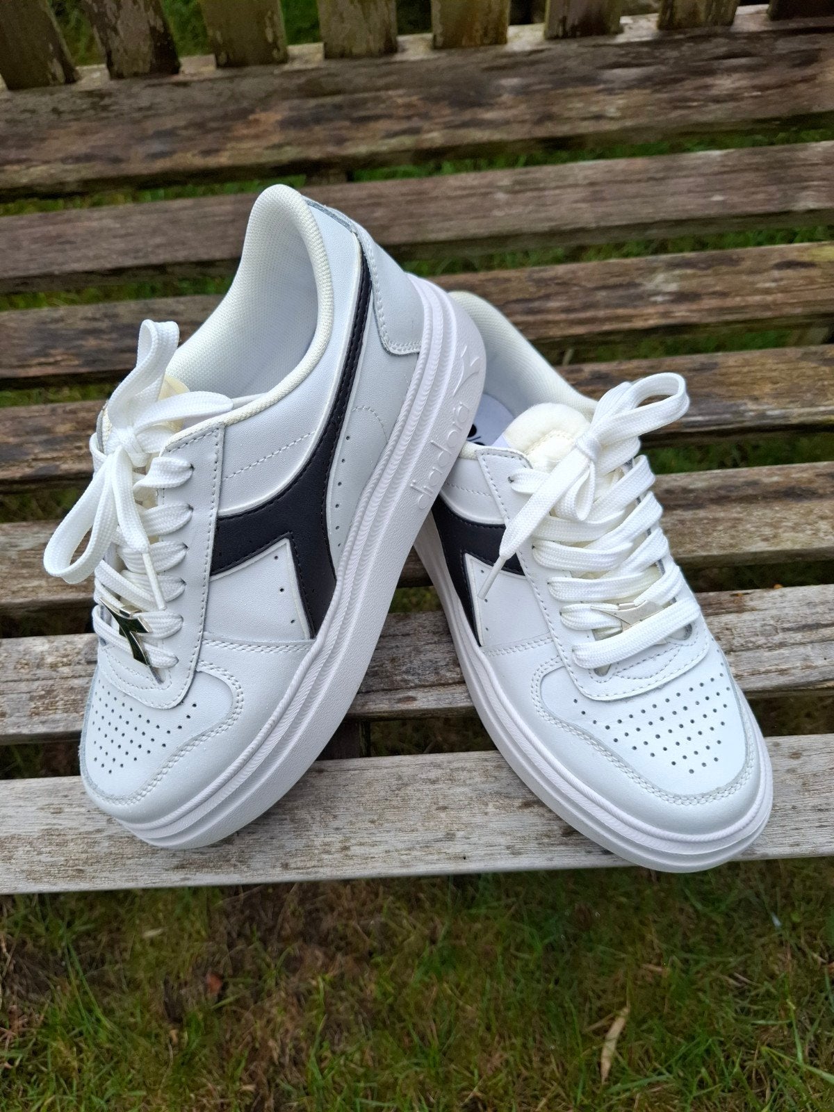 Sneakers wit met blauw Diadora, Wit, Zo goed als nieuw, Sneakers, Ophalen
