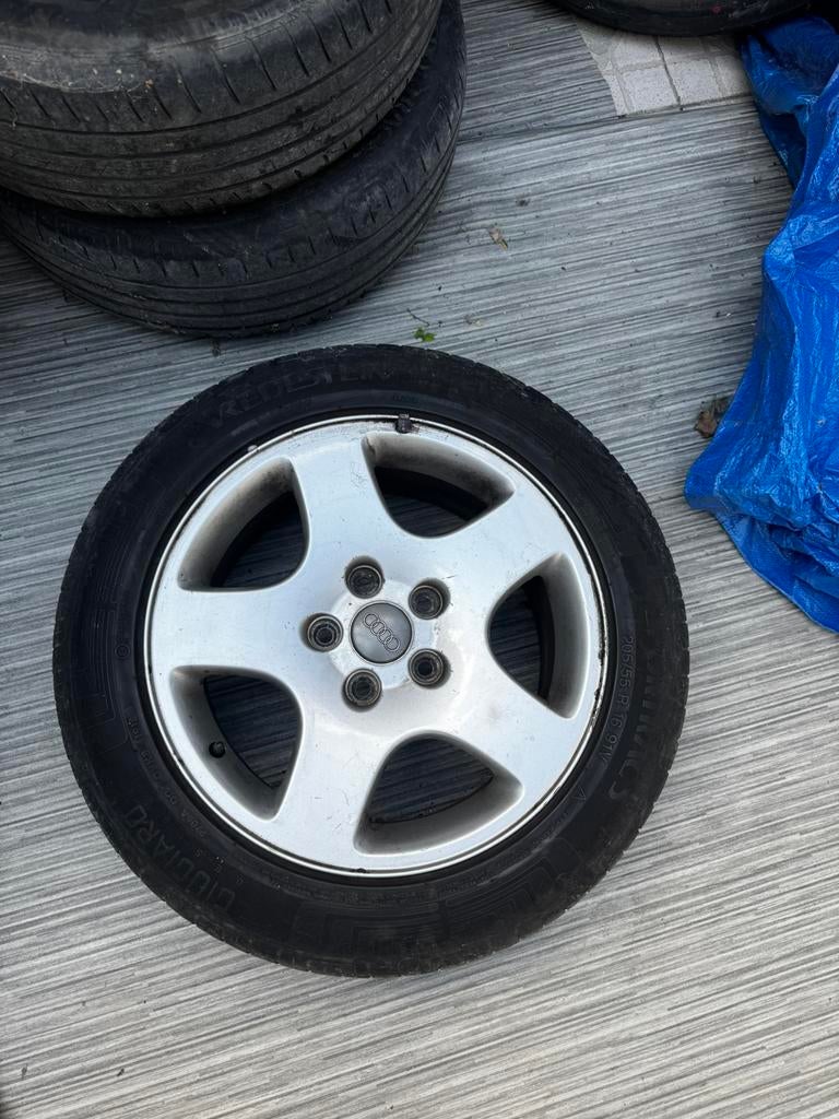Audi velgen met banden, Auto-onderdelen, Banden en Velgen, Ophalen, Band(en)