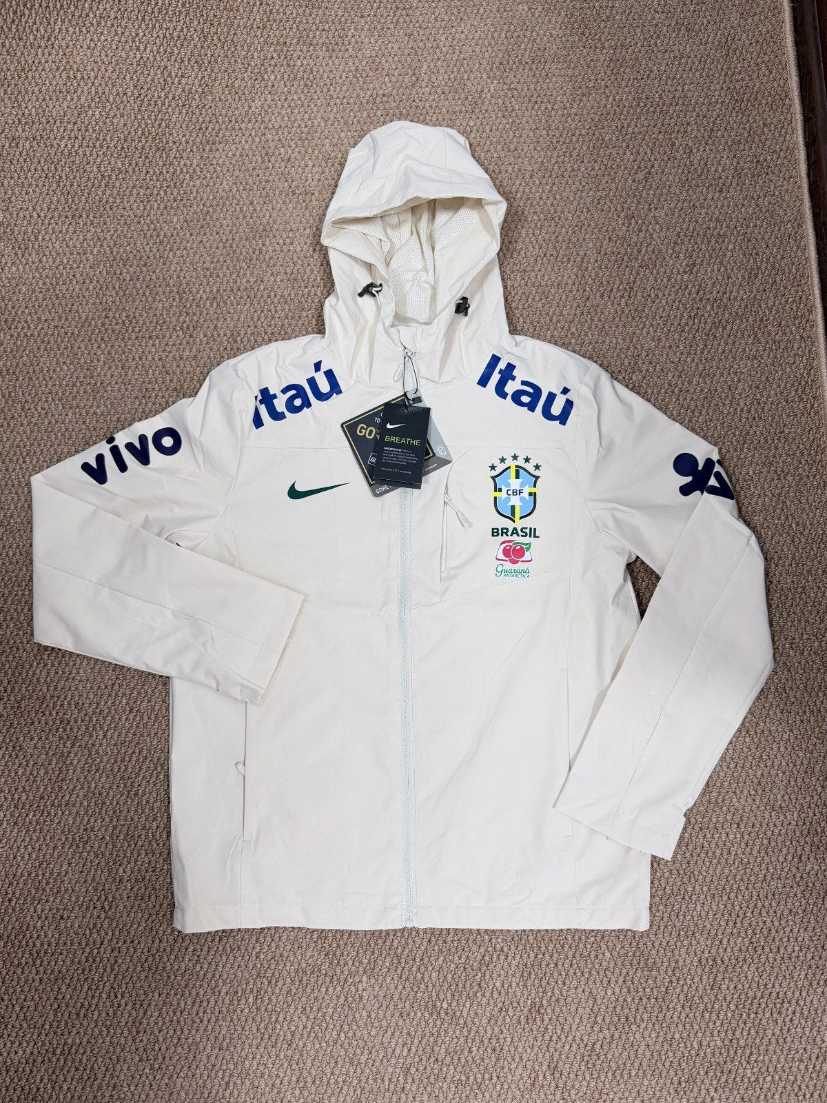 Nike Brasil Gore-Tex Jas - Nieuw met labels, Kleding | Heren, Ophalen of Verzenden, Nieuw, Maat 46 (S) of kleiner