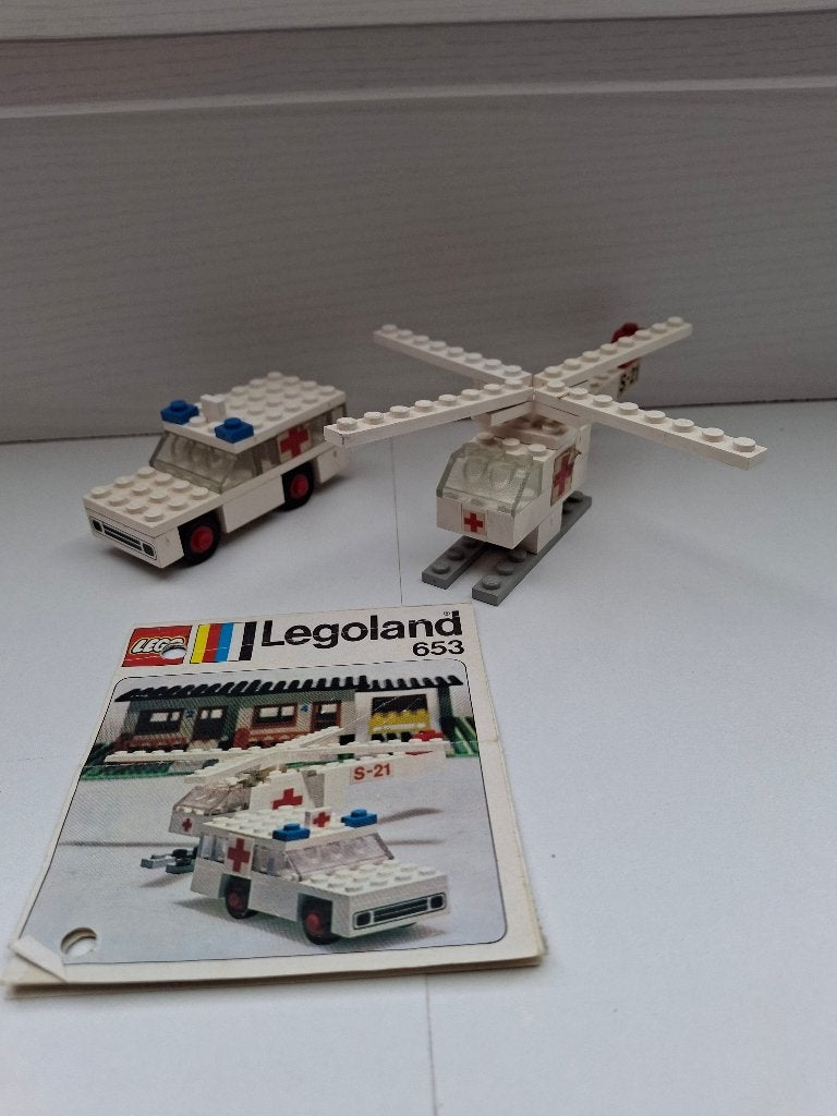 Lego 653 (653-1 ) Ambulance and Helicopter 1973, Kinderen en Baby's, Speelgoed | Duplo en Lego, Ophalen of Verzenden, Meerdere sets