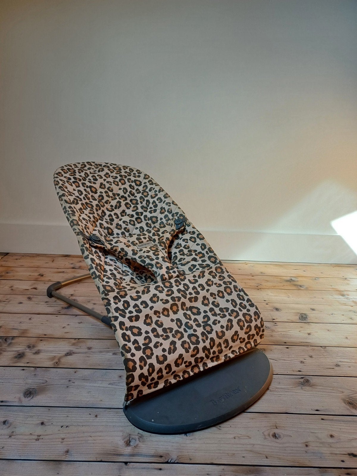 Wipstoeltje BabyBjorn met hoes in luipaard-print, Kinderen en Baby's, Wipstoeltjes, Ophalen
