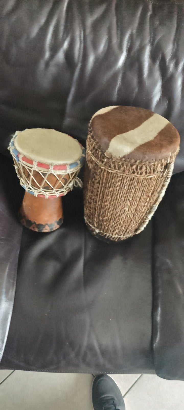 2x Djembee Zulu drum of Ingoma.. 
Zuid - Oost Afrikaans., Ophalen of Verzenden