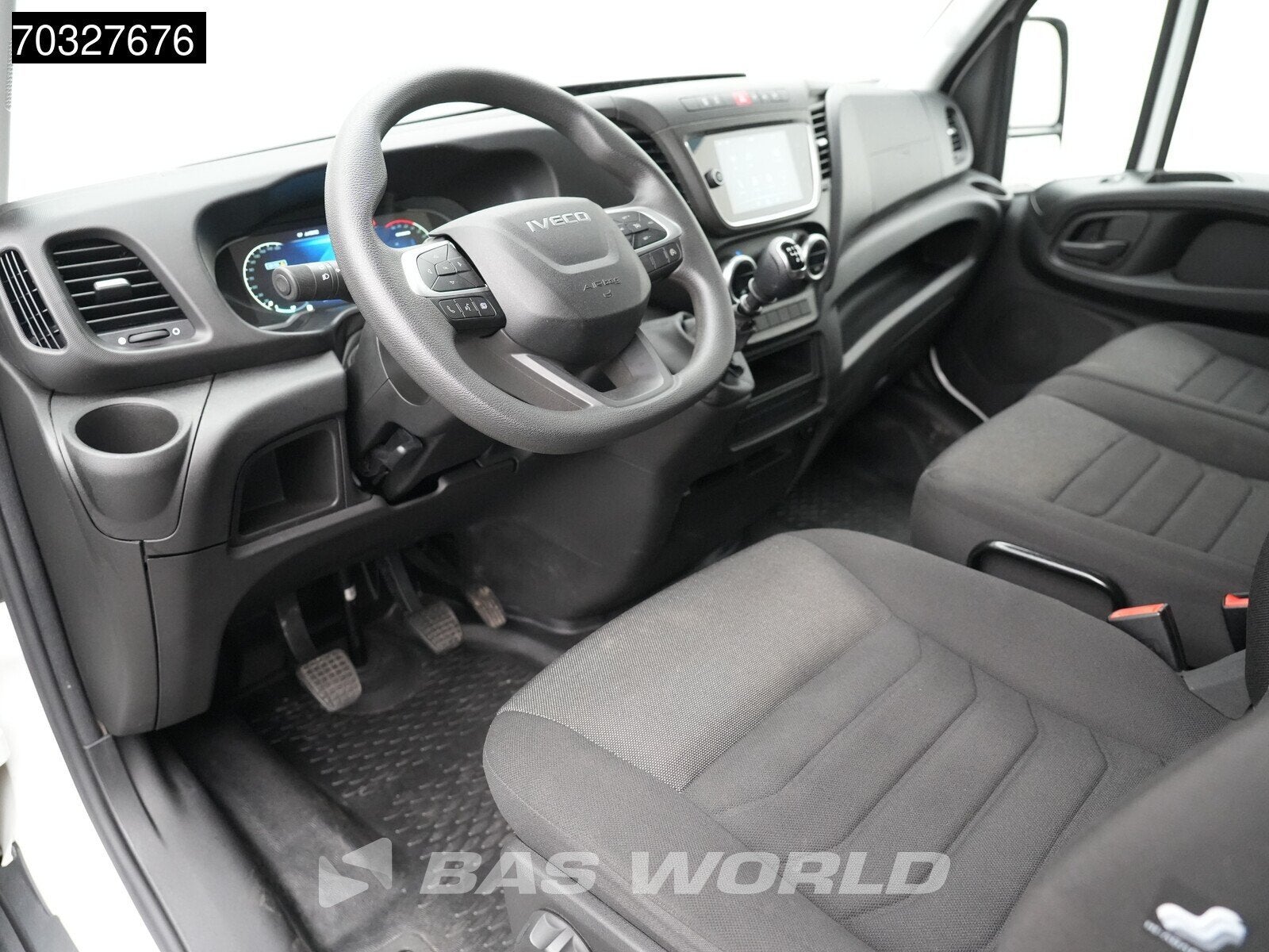 Iveco Daily 35C16 3.0L Laadklep NEW MODEL Dubbellucht 160PK, Auto's, Stof, Gebruikt, Euro 6, 4 cilinders
