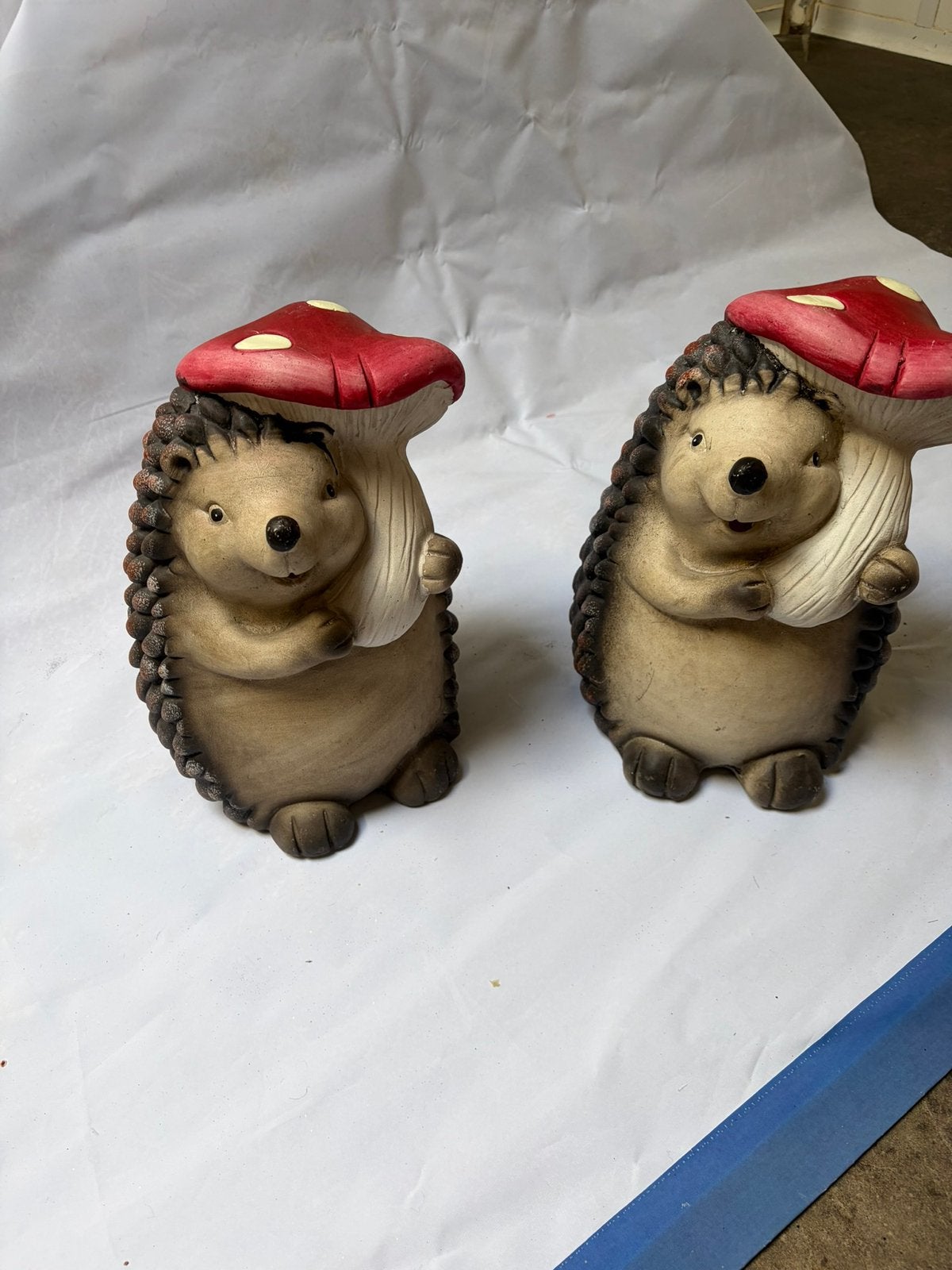 Twee egels in steen, Ophalen, Zo goed als nieuw