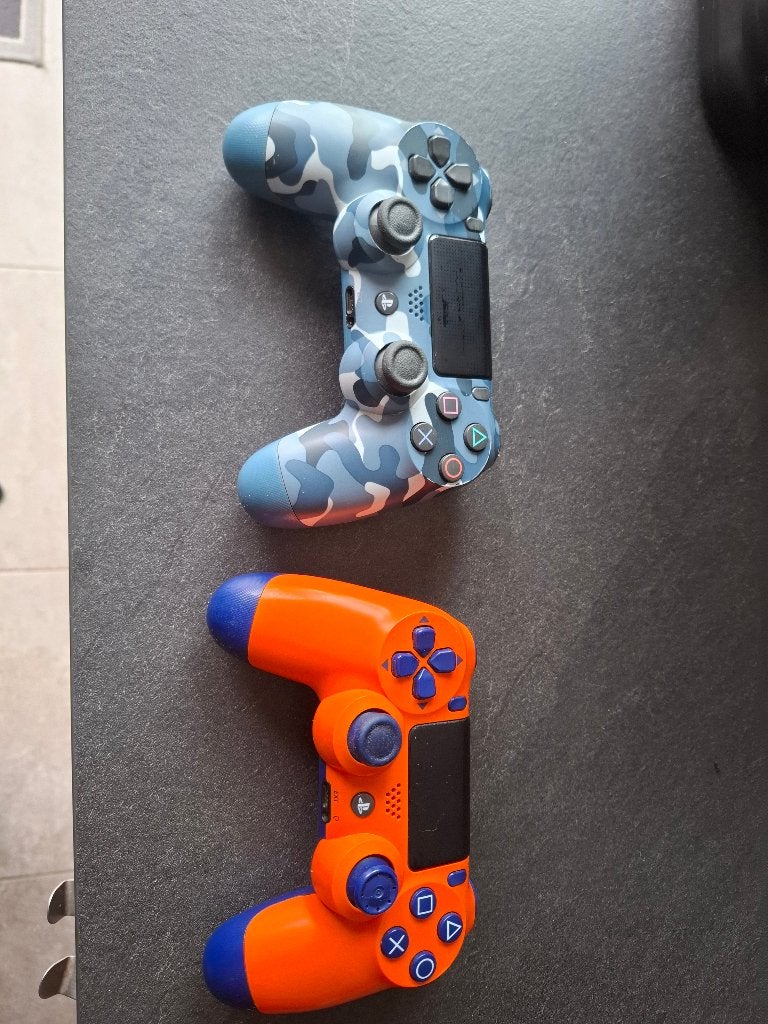 2 playstation 4 bakjes, Ophalen of Verzenden, Gebruikt