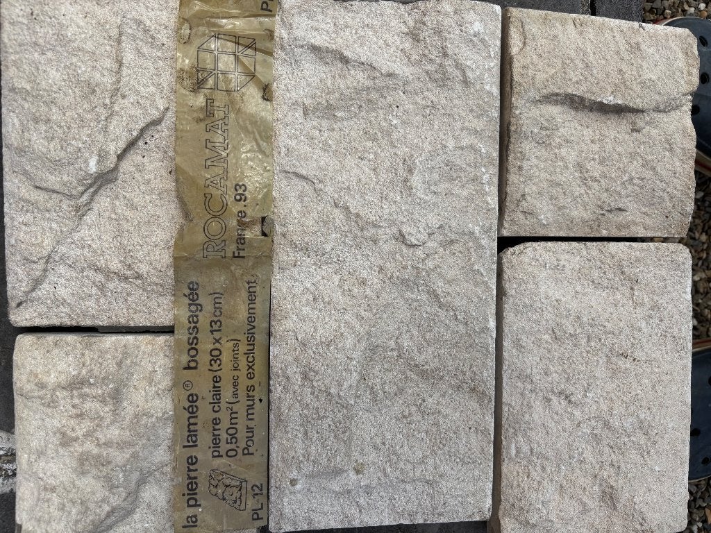 Natuursteen witte reliëfsteen Rocamat, Doe-het-zelf en Bouw, Metselstenen, Ophalen, Gebruikt, Natuurstenen