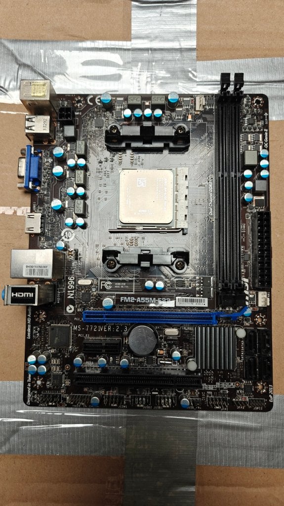 Budget AMD set: AMD A4-6300 + MSI FM2-A55M-E33 Moederbord, Computers en Software, Moederborden, Gebruikt, Socket FM2, DDR3, Ophalen of Verzenden