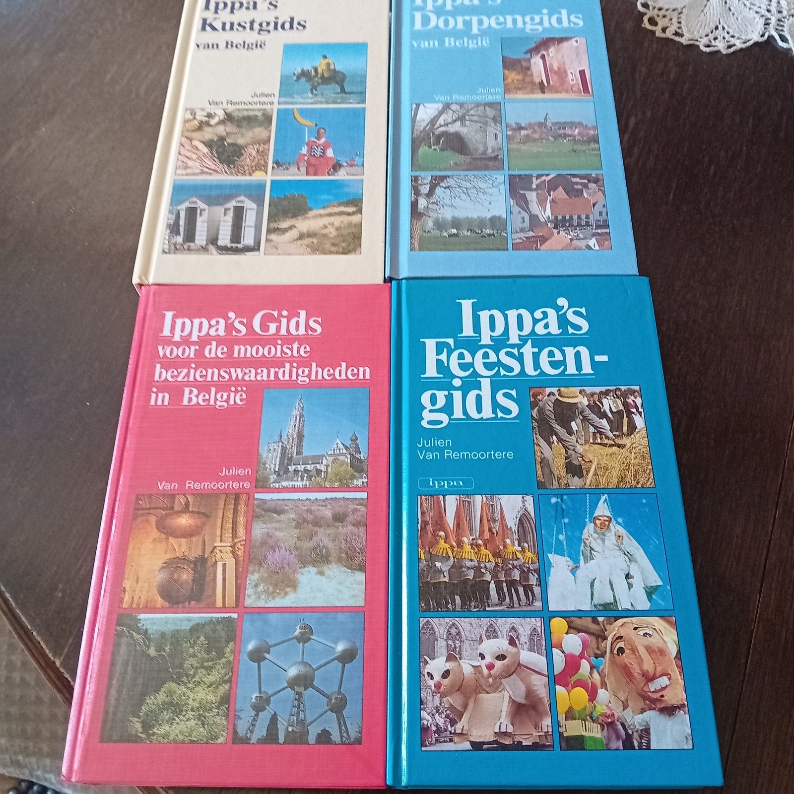 Verschillende boeken van Ippa, Ophalen