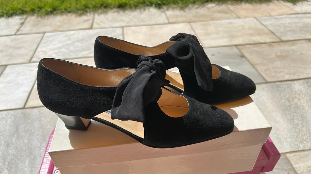 Chaussures femme daim noir Sergio Rossi avec talon taille 40, Chaussures à haut talons, Comme neuf, Enlèvement, Noir