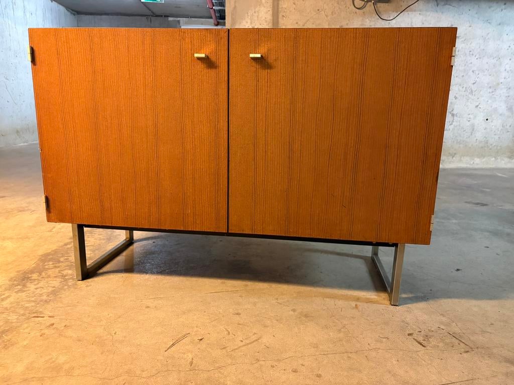 Meuble buffet, 25 à 50 cm, Avec porte(s), 100 à 150 cm, Enlèvement