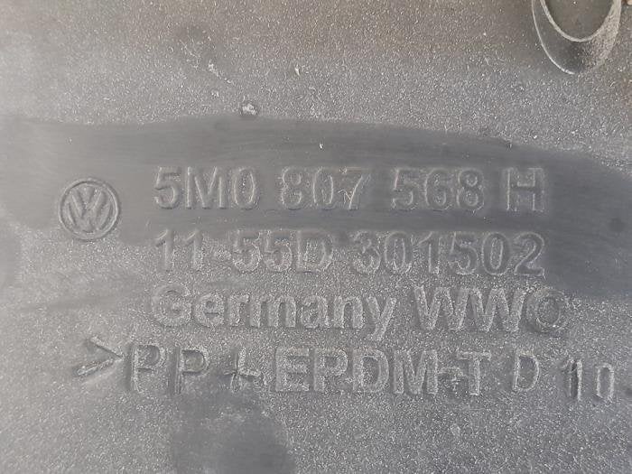 Spoiler achterbumper van een Volkswagen Golf Plus, Gebruikt, -, Volkswagen, -