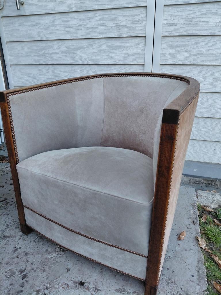 Antieke leren fauteuil om terug te keren, Ophalen, Leer