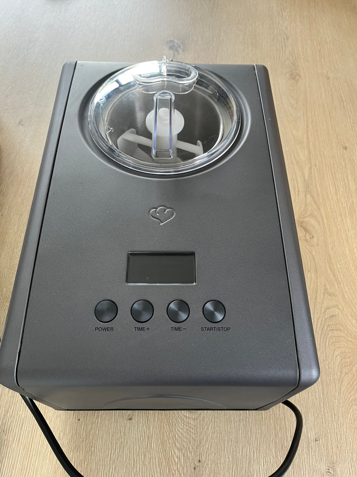 Springlane Emma ijsmachine 1,5L + bewaardozen 1L, Ophalen, Zo goed als nieuw