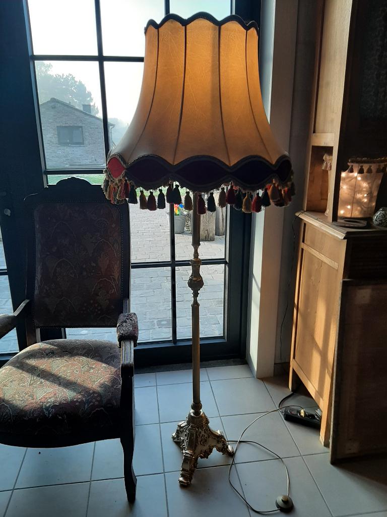 Staanlamp RETRO VOLLEDIG IN TACT, Huis en Inrichting, Lampen | Vloerlampen, Ophalen, Gebruikt, Retro