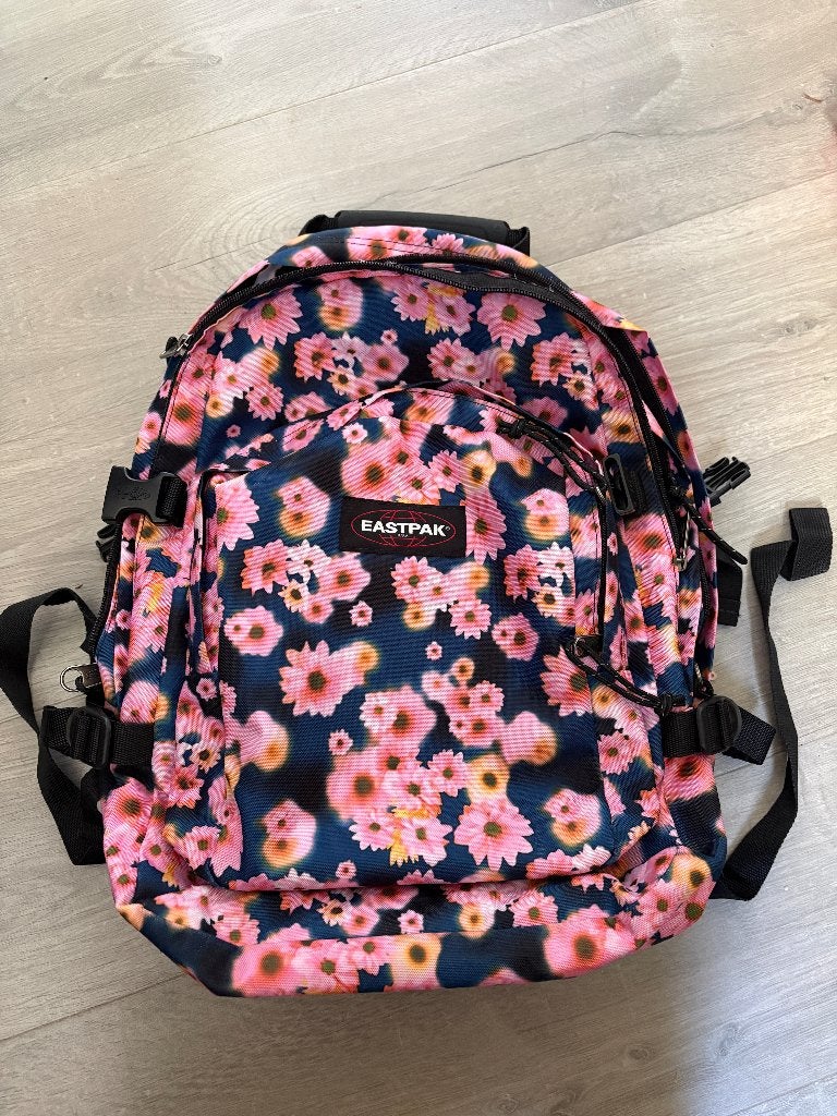 Eastpak provider, Ophalen, 25 tot 40 cm, Zo goed als nieuw, 30 tot 45 cm
