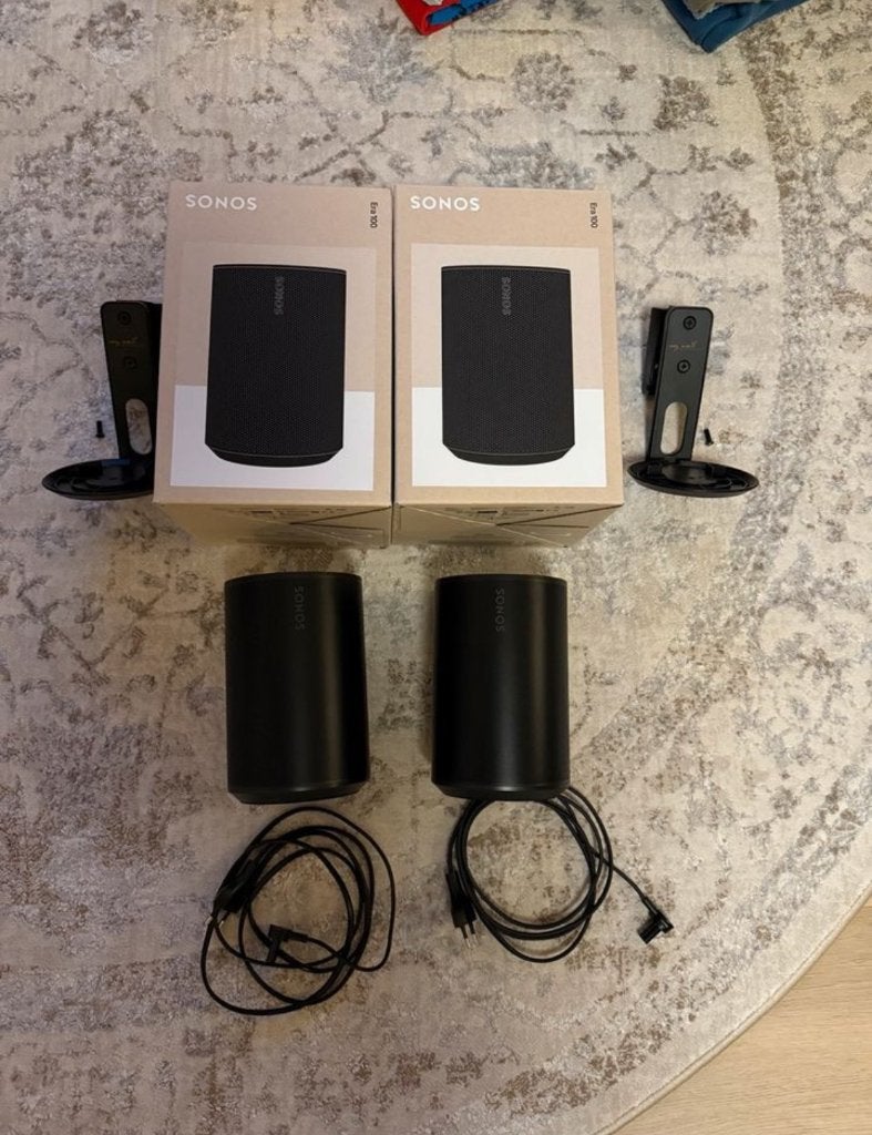 2x Sonos Era 100 - Zo goed als nieuw + beugels, Audio, Tv en Foto, Luidsprekerboxen, Ophalen of Verzenden, Zo goed als nieuw, Sonos