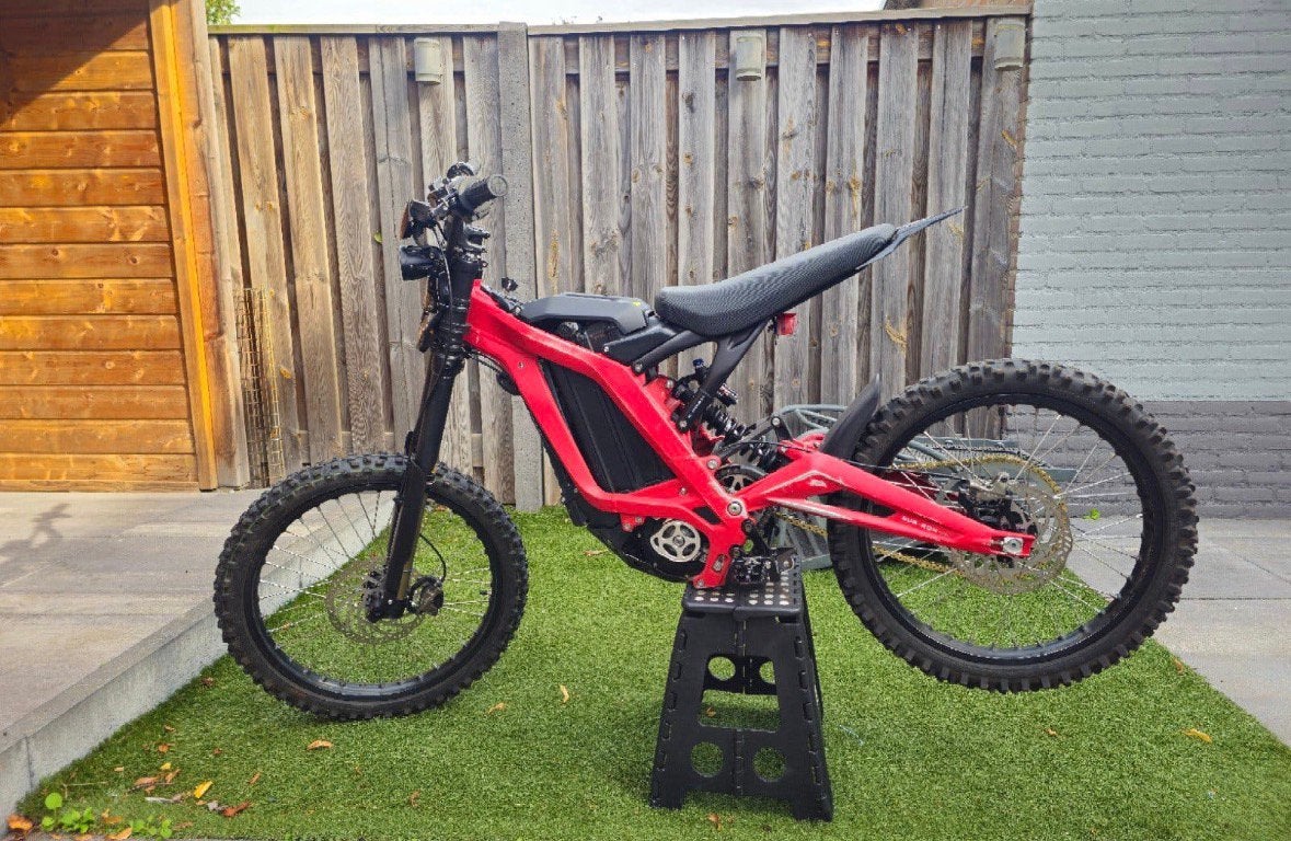 Surron light bee x 2021, Fietsen en Brommers, Ophalen, Zo goed als nieuw