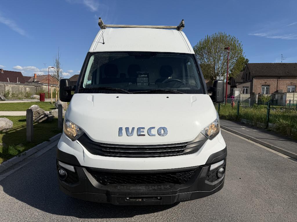 Iveco  Daily 2.3 turbo boîte automatique-galerie de toit, Auto's, Bestelwagens en Lichte vracht, 2287 cc, Iveco, Wit, Bedrijf
