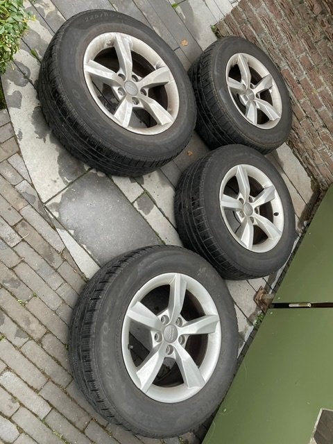 Autobanden met velgen voor Audi A6 Avant, Ophalen, Gebruikt, Velg(en), Winterbanden