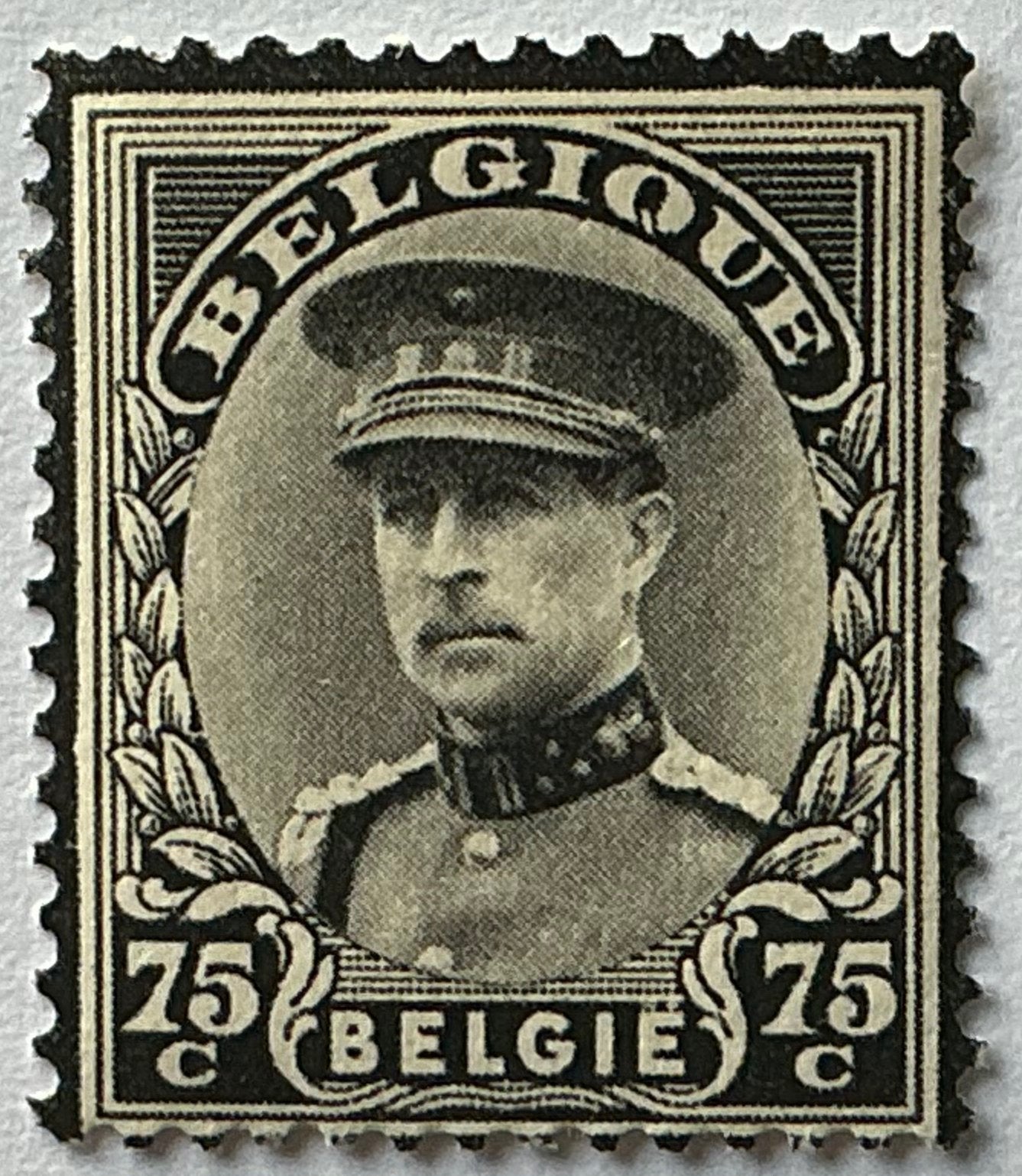 LOT A76. OBP: 384. ROUWZEGEL ALBERT I. MNH, Koninklijk huis, Orginele gom, Ophalen of Verzenden, Postfris