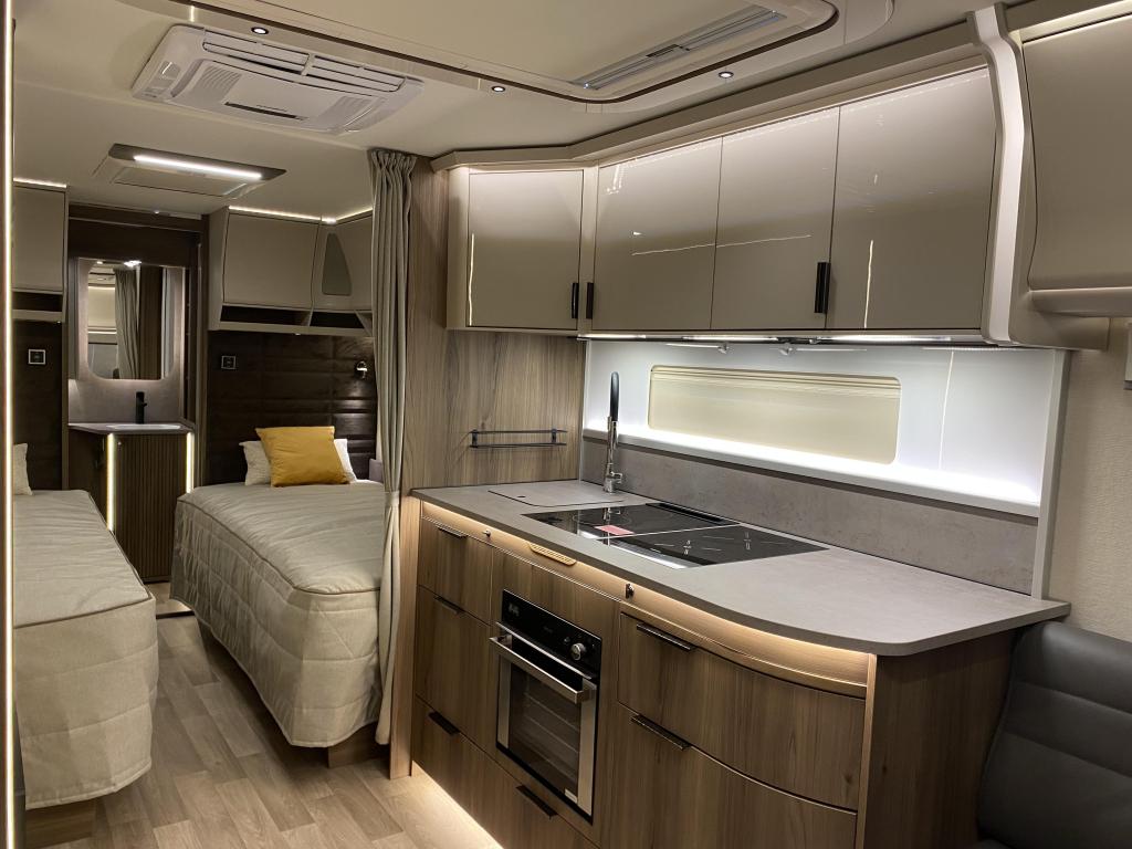 Kabe Imperial 630 TDL E2, Caravans en Kamperen, Rondzit, 7 tot 8 meter, Bedrijf, Kabe