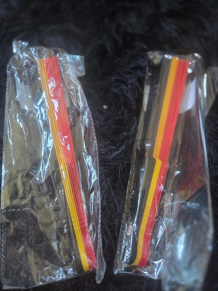 Lot de 2 éventails " Belgique"- NEUFS, Enlèvement, Neuf, Article de fête